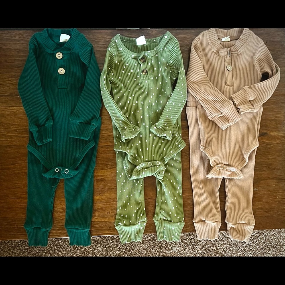 3 sets of play clothes, unknown brand, NWOT
